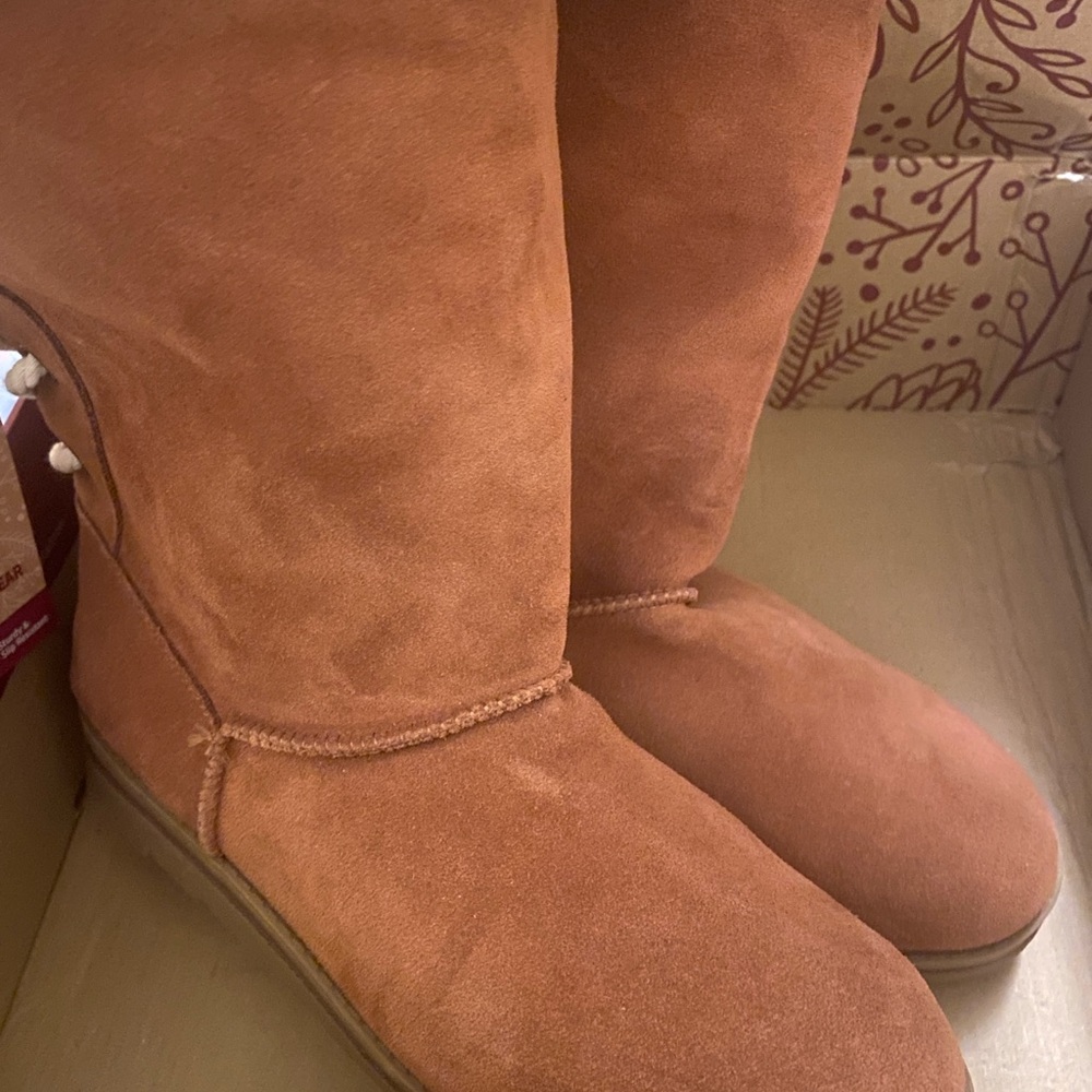 NWT Size 8 Muk Luks Cognac Women’s Winter Boots